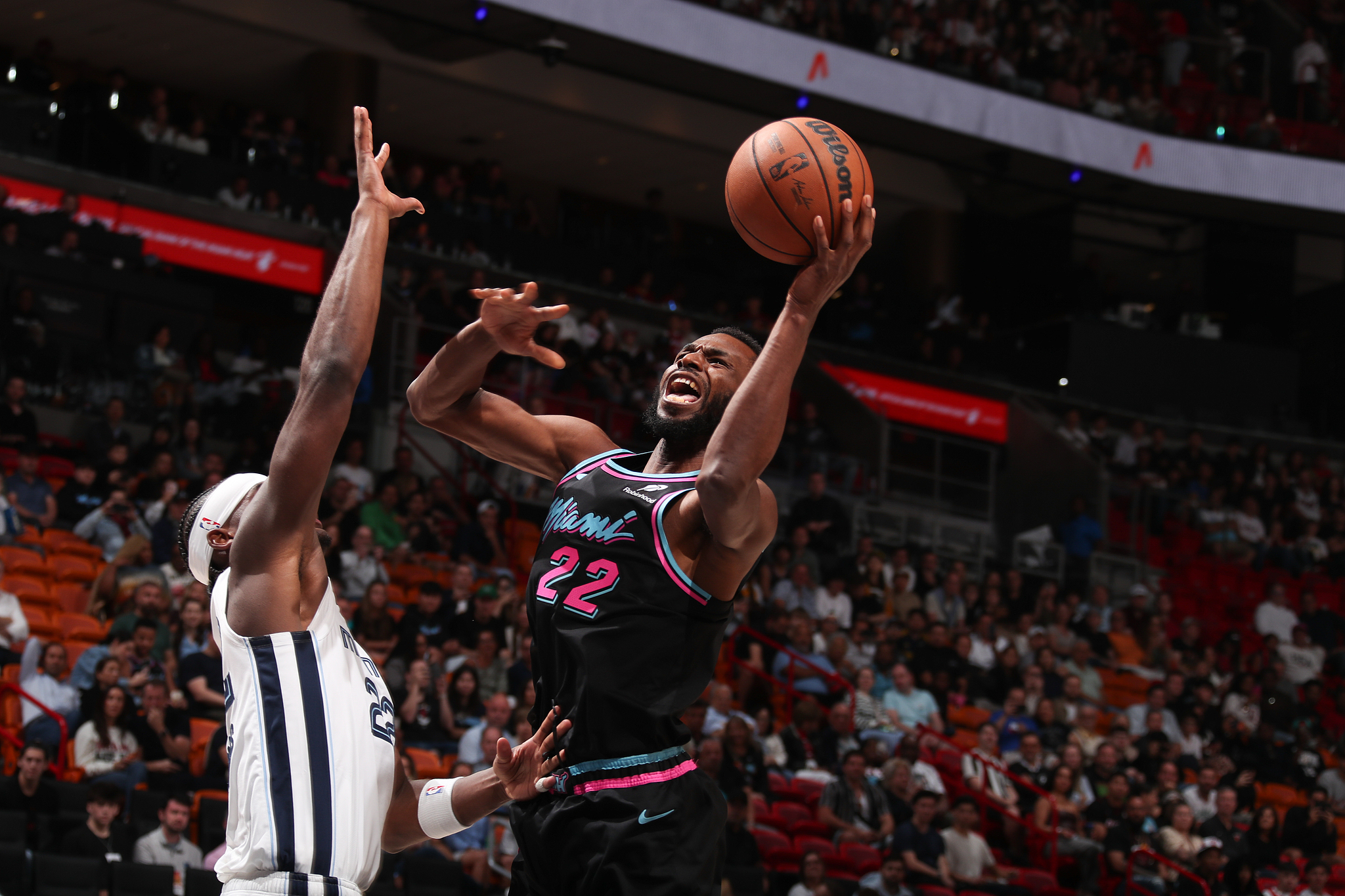 开云平台-维金斯28+7生涯里程碑 热火主场轻取灰熊取得三连胜