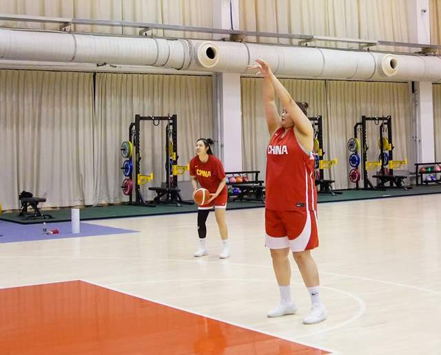开云官网-刘禹彤、杨舒予在列！中国女篮最新训练画面出炉，宫鲁鸣接受采访