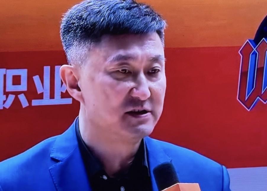 kaiyun-杜锋：四川队在困难时期依然为了热爱而打球，向他们表示致敬