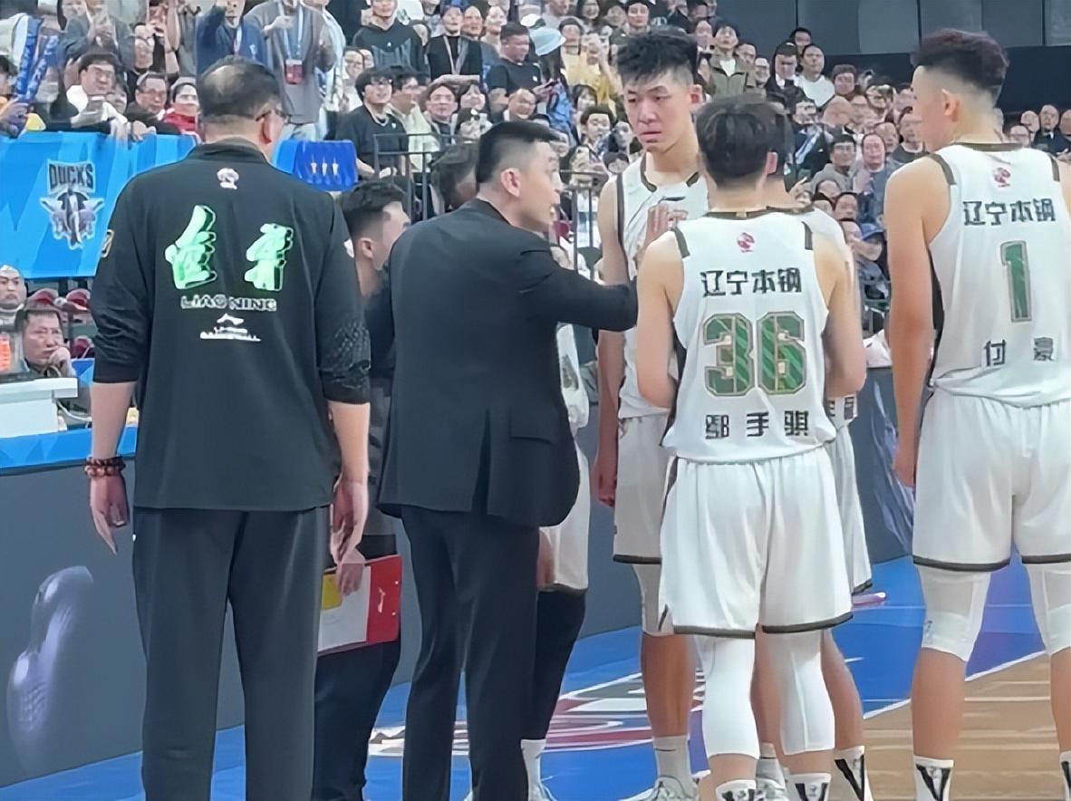 开云官网-辽篮又是4分憾负两连败！赵继伟15+6+7，莫兰德两双，威尔斯25+6