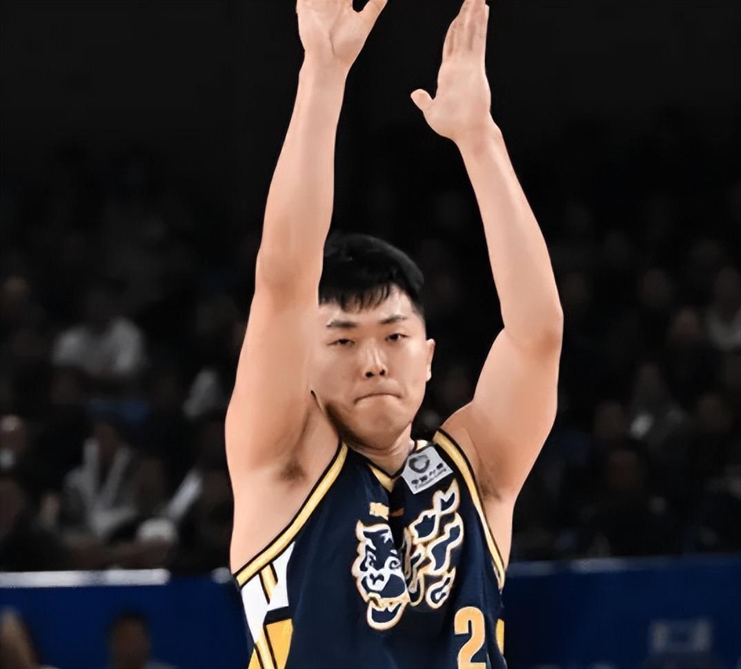 kaiyun-杜锋重新把张皓嘉激活了!防守顶威尔逊效果拉满,有点用了!