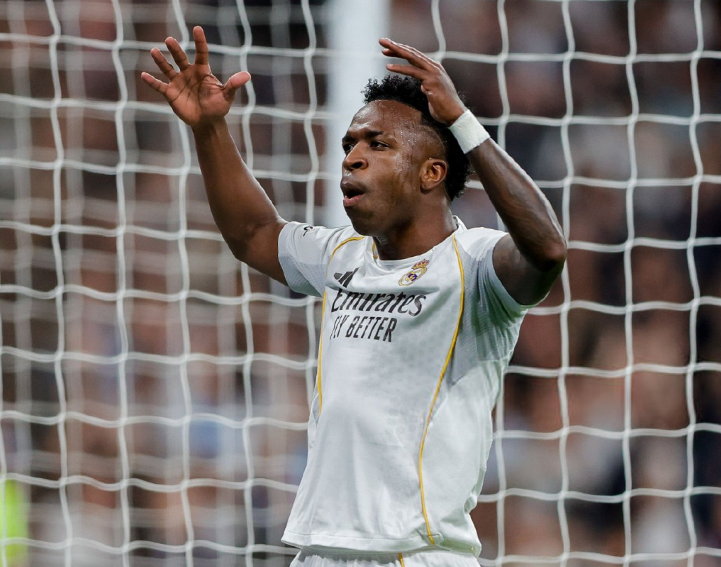 开云体育-库尔图瓦封神熊皇失点,巴尔韦德戴帽比肩梅西,皇马3-0大胜曼城